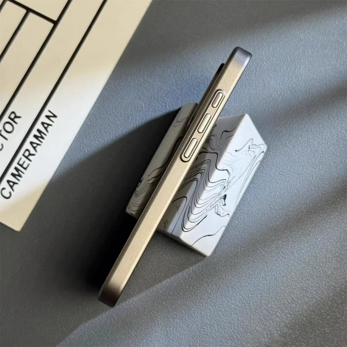 Coque de téléphone Antichoc Ultra Fine NoviroaShield - Protection Contre Chutes, Compatible Chargement Sans Fil, Élastomère TPE 3