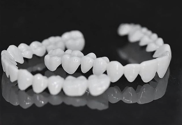 Facettes Dentaires DentAlign – Ajustement Naturel et Confortable, Matériau Composite Durable, Amélioration Rapide du Sourire 6
